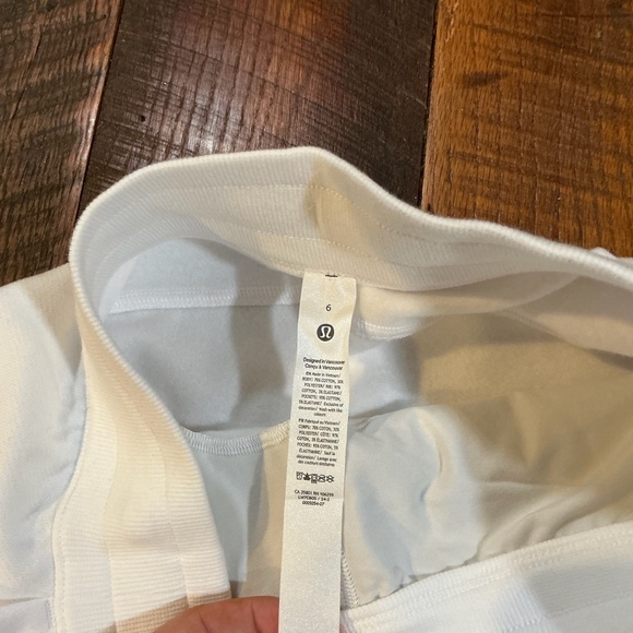 Lululemon Scuba High-Rise Shorts White Size 6 NWT 5” Inseam - Picture 4 of 8